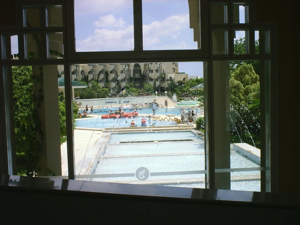 Blick auf den Pool Nahrawess Resort & Thalasso