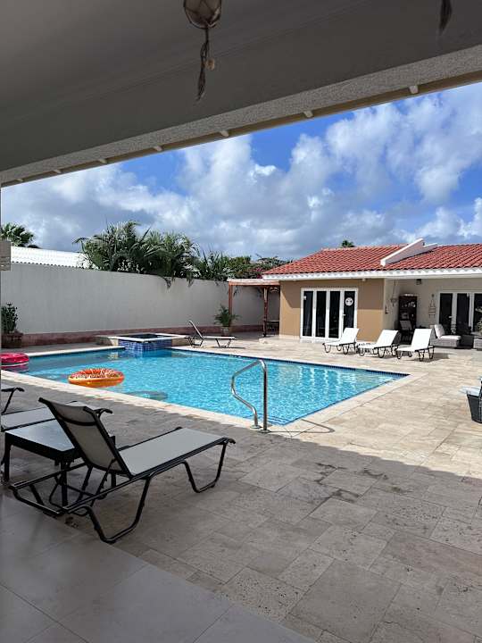 Pool Arubas Bakval Suites