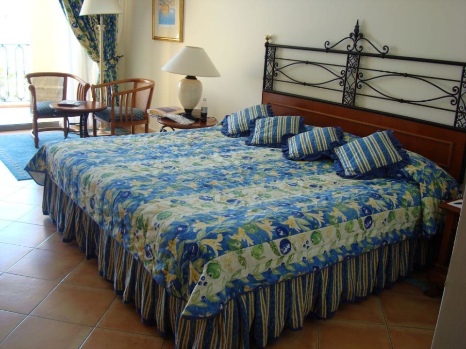 Zimmer mit Meerblick im 7. Stock Hilton Malta