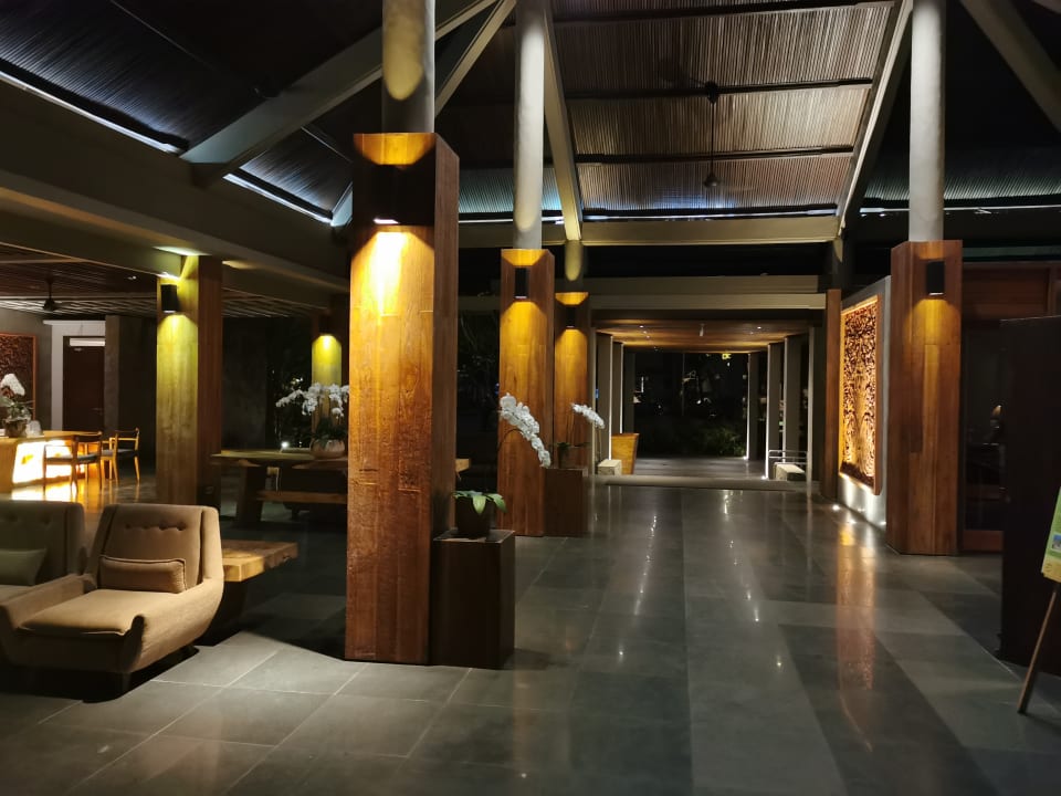Lobby Candi Beach Resort and Spa