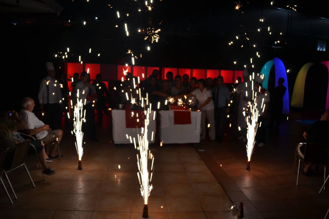 Feuerwerk am Stammgästeabend. Hane Family Resort