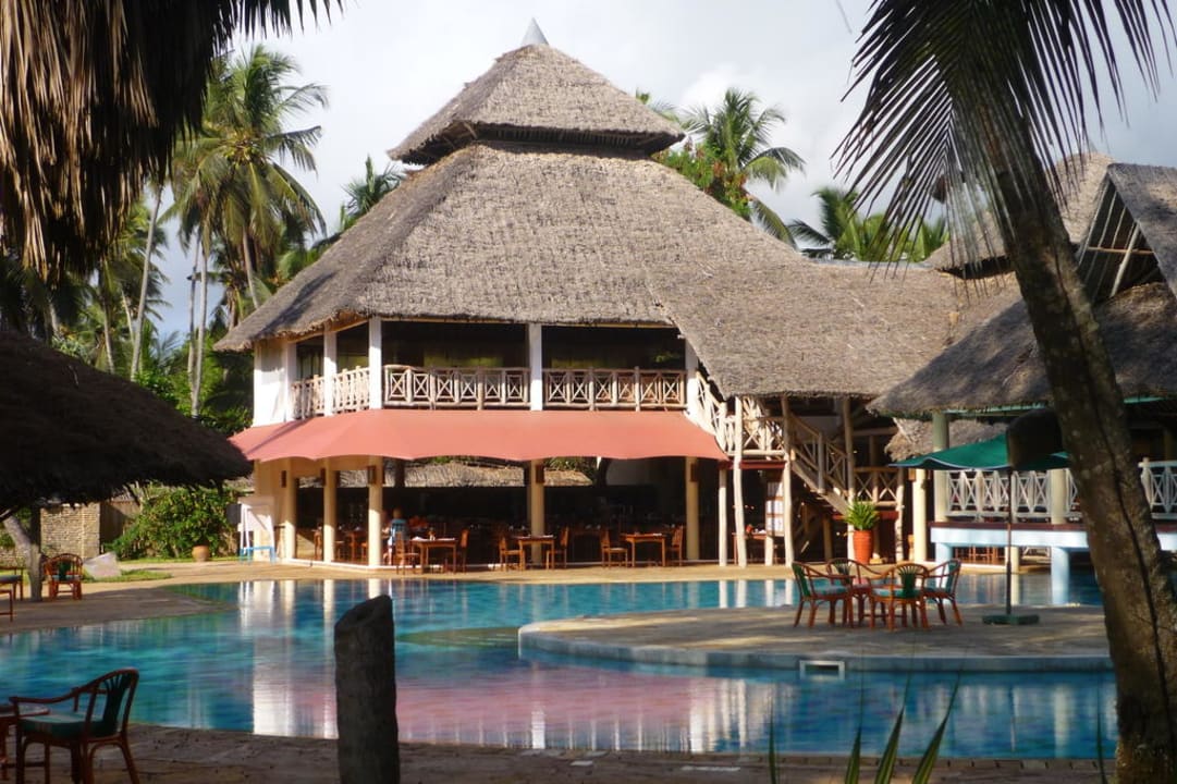 Blick zum Palm-Restaurant Neptune Palm Beach Boutique Resort & Spa