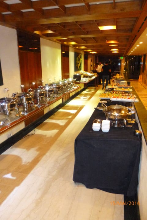 Büffet am Abend Ramada by Wyndham Colombo