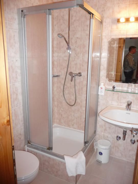 2. Bad mit Dusche VAYA Achensee