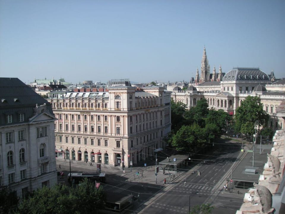 Die Aussicht vom Balkönchen - einmal von rechts Hotel De France
