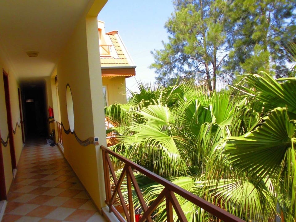 Gang zu den Zimmern Yavuzhan Otel