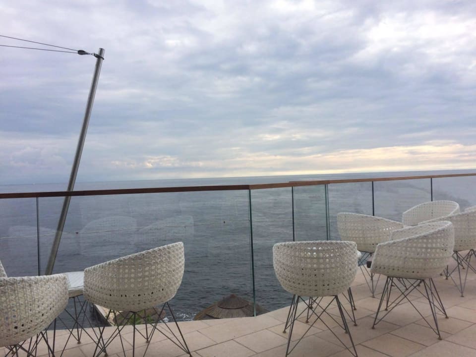 Außenterrasse der Lobbybar Isabella Island Miramare  Suites & Villas