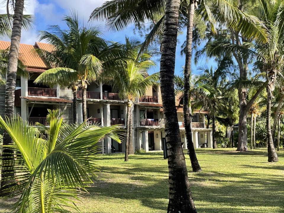 Gartenanlage Crystals Beach Resort Belle Mare, a member of Radisson Individuals