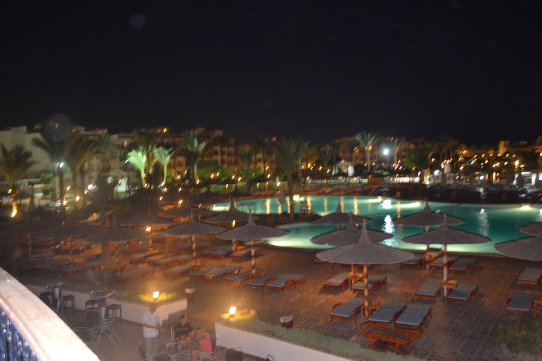 Pool am Abend Pickalbatros Dana Beach Resort - Hurghada