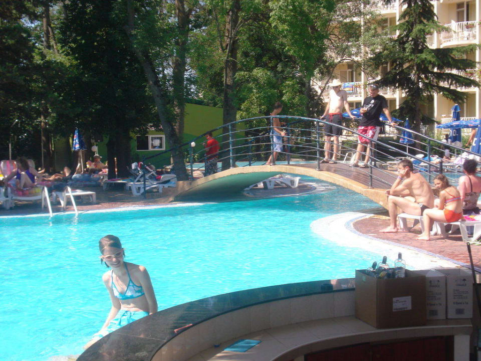 Poolbar und Brücke HVD Club Bor