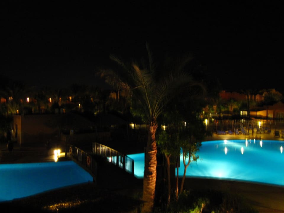 Familienpool in der Nacht Jaz Makadi Oasis Resort