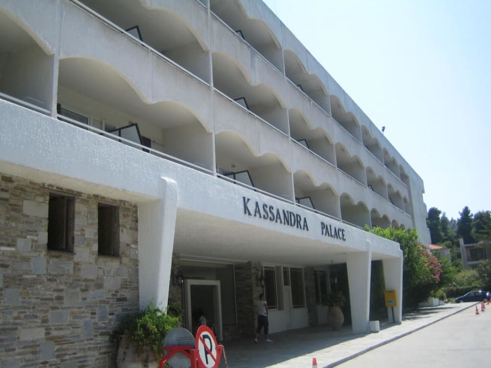 Das Haupthaus Kassandra Palace Seaside Resort