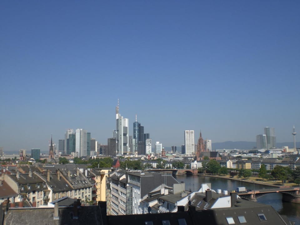 Ausblick bei Tag Lindner Hotel Frankfurt Main Plaza, part of JdV by Hyatt