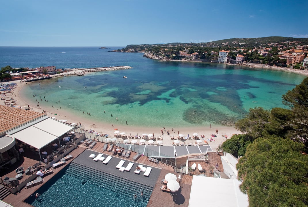 Vue sur la baie de Rènecros Hotel Ile Rousse Thalazur Bandol