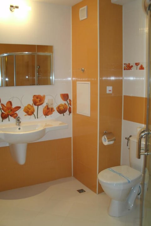 Badezimmer Hotel Glarus Beach