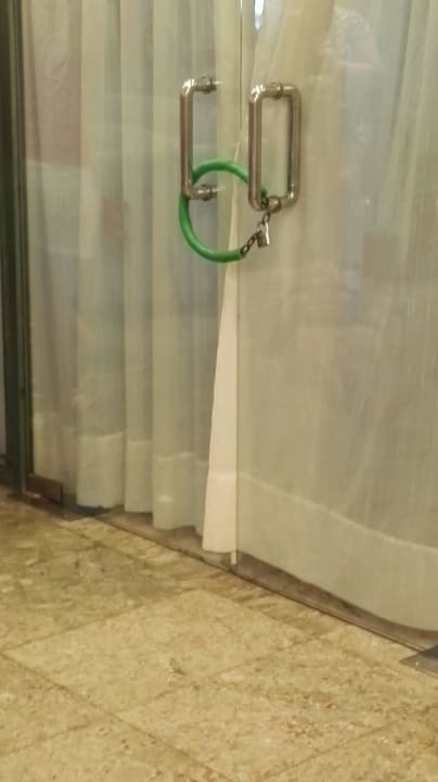 Ab 9:00 Uhr geöffnet Moon Dreams Coral Beach