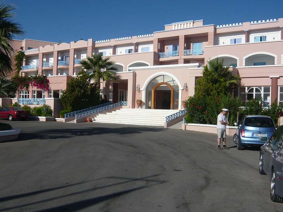 Hotelvorfahrt und -eingang Mitsis Rodos Village
