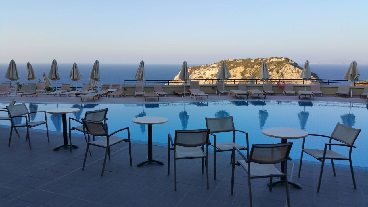 Der Pool  Athina Palace Resort & Spa