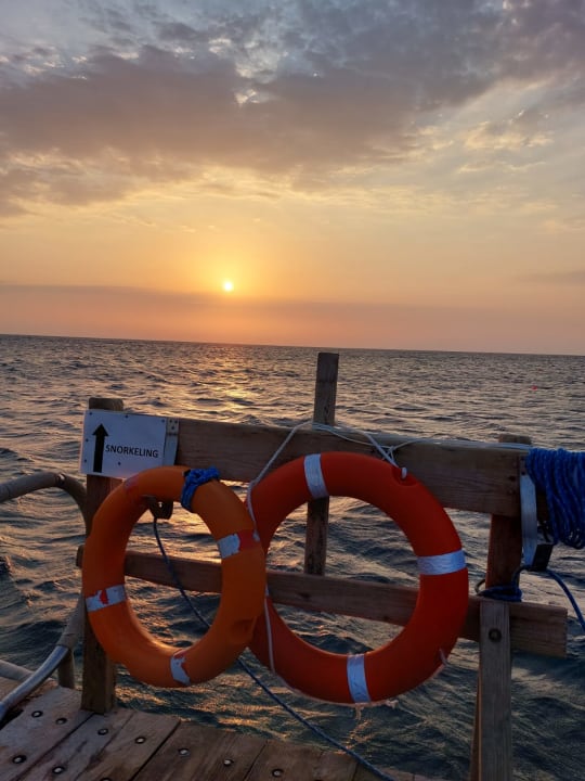 Strand The Breakers Diving & Surfing Lodge