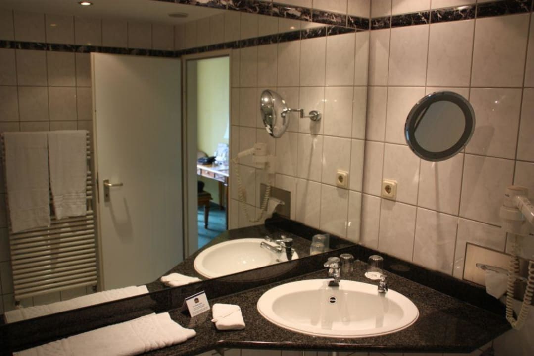 Das Badezimmer Best Western Wein- & Parkhotel Nierstein