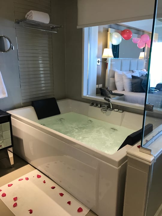 Honeymoon Premier Le Reve Hotel & Spa