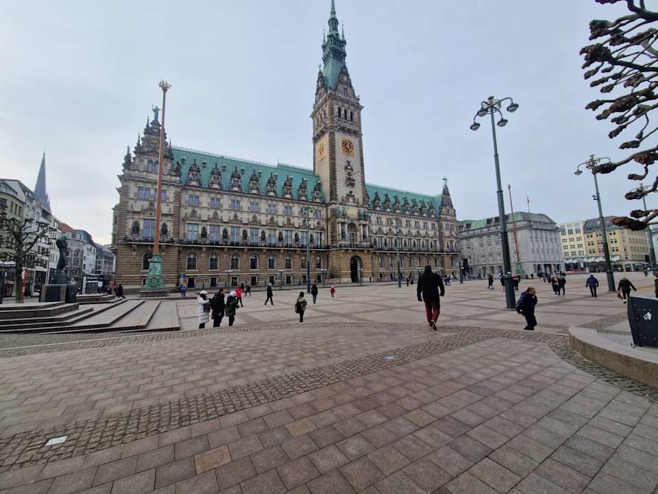 Außenansicht Hotel NH Hamburg Altona