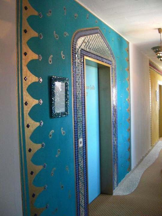 Eingangsbereich des Themenzimmers Hotel Goldflair am Rathaus