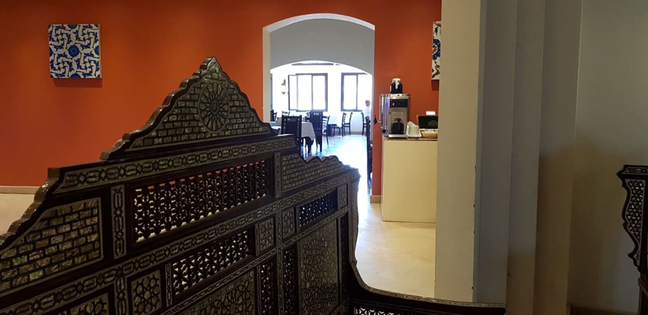 Gastro Rohanou Beach Resort