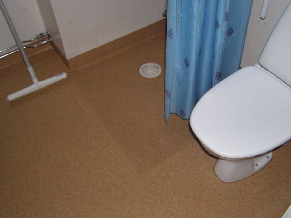 Badezimmer Dusche/WC Suberkeitsansicht Hotel Tornedalia