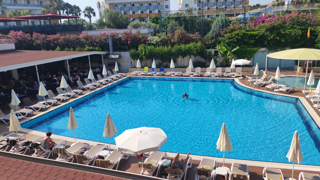 Pool Side Aquamarin Resort & Spa