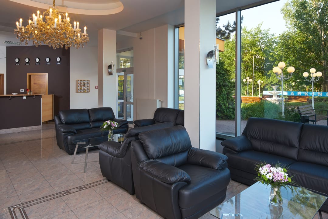 Lobby Hotel Aura Design & Garden Pool