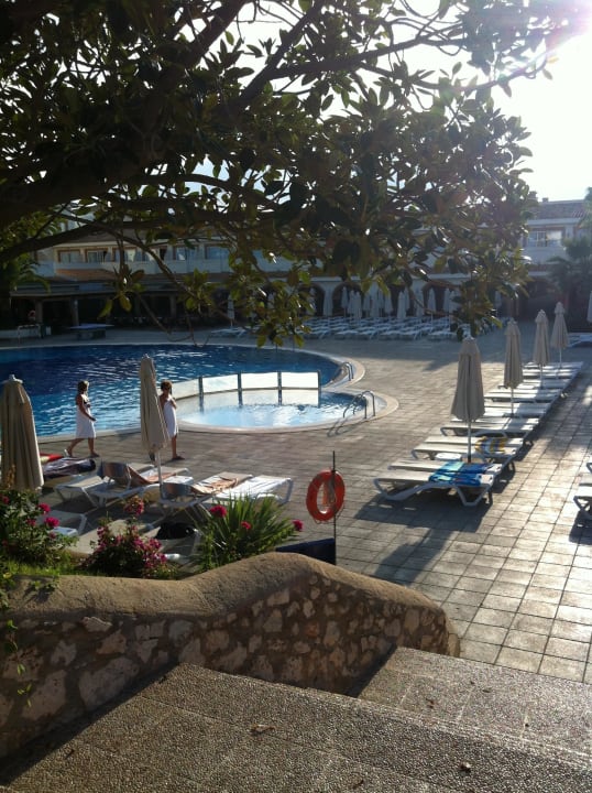 Unterer Pool blau punta reina