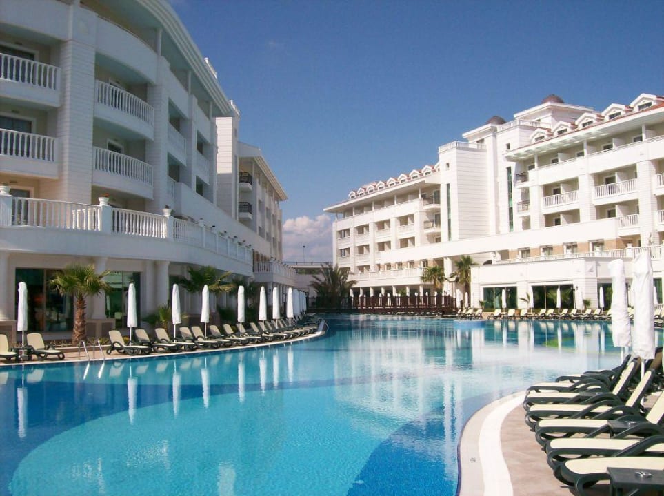 Außenansicht Alba Queen Hotel