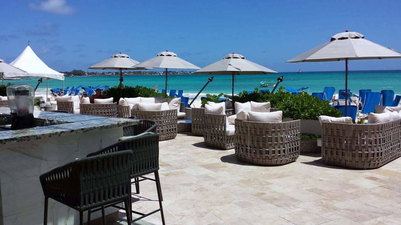 Gastro Sea Breeze Beach House - All Inclusive