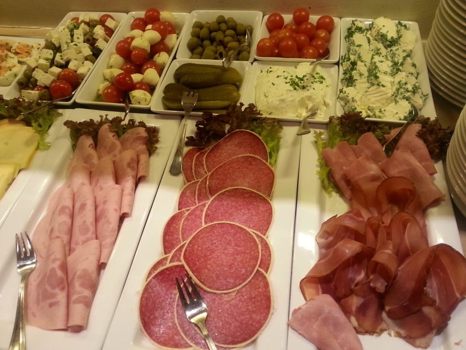 Teil vom Frühstücksbuffet   Altstadthotel Arte
