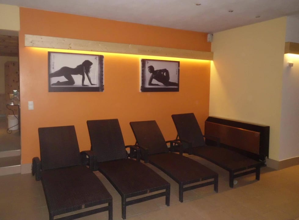 Ruhebereich am Pool Nr. 2 / Haus 2 Alpina Resort Nature & Wellness