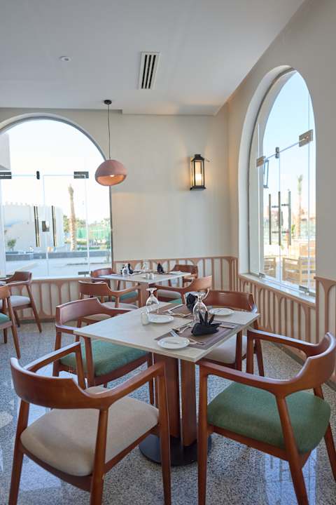 Gastro Diamond Beach by Pearl Resort