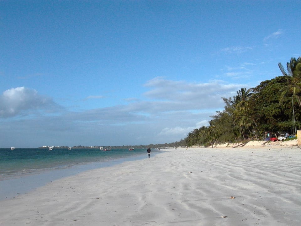 Strand vor dem Hotel Hotel Traveller's Club
