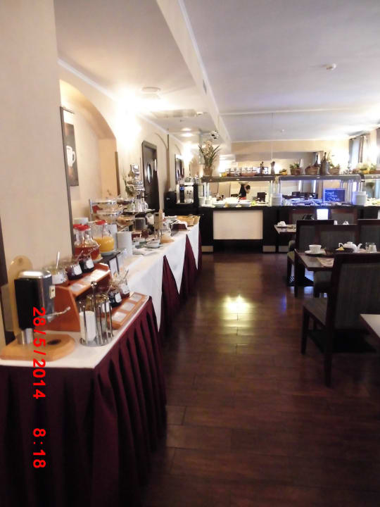 Buffet im Frühstücksraum Grand Palace Hotel Hannover