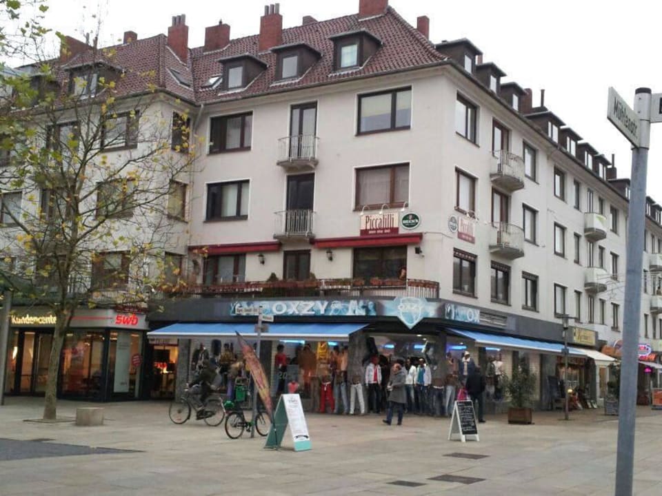 Aussenansicht, Restaurant Piccalilli Ferienwohnung Pinguin-City