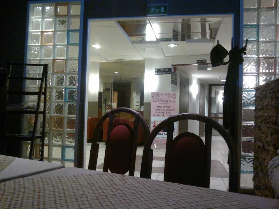 View from the restaurant to the lobby Hotel Kaenpesae