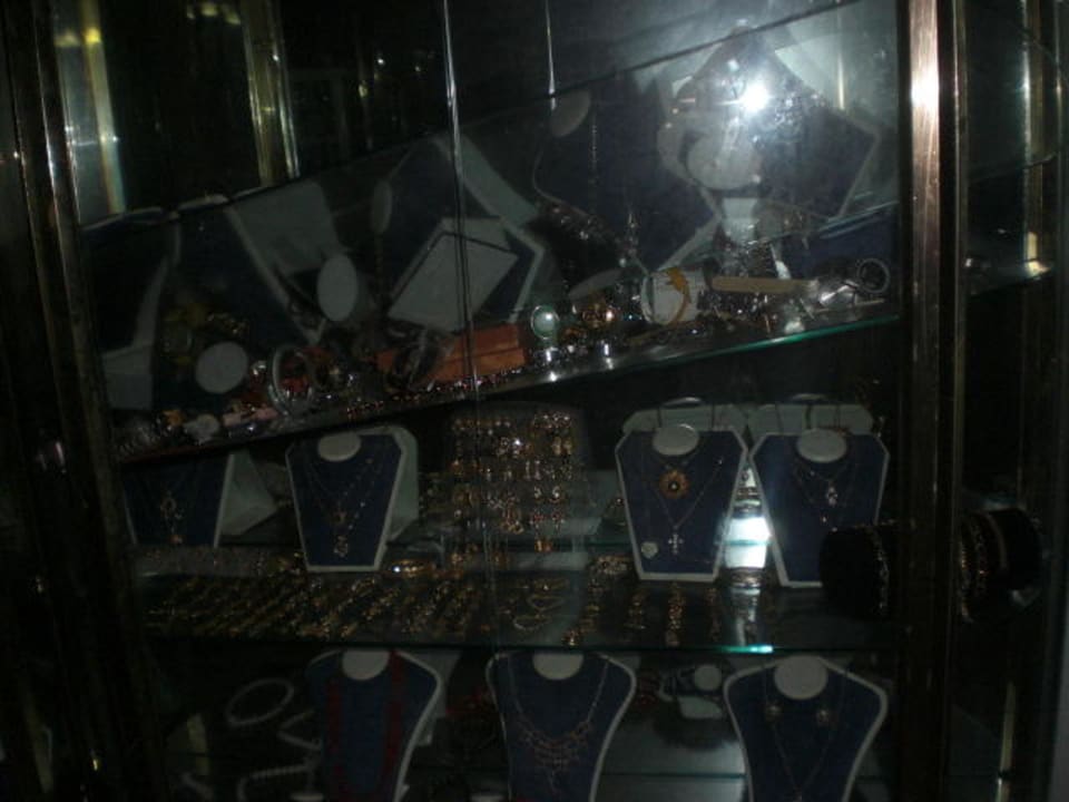 Bar Vitrine zusamen gefallen Hotel El Mouradi Mahdia