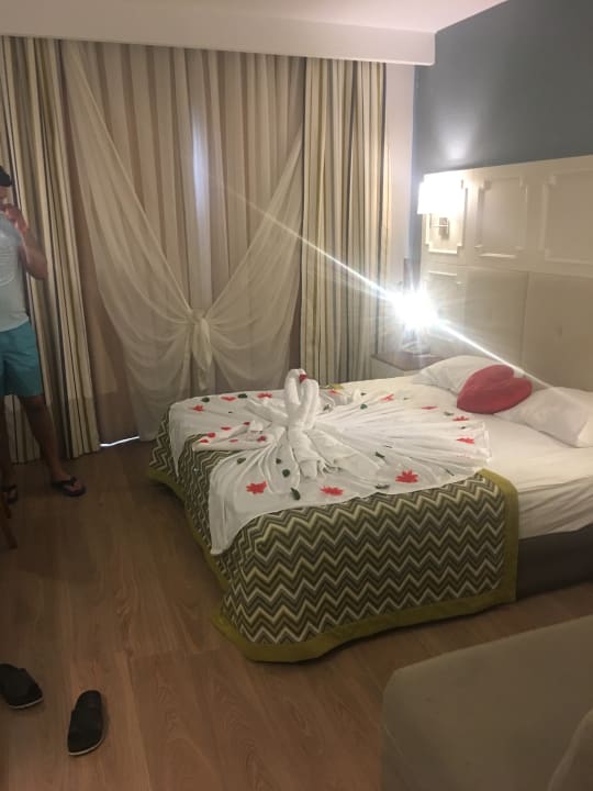 Zimmer Well Palace Side