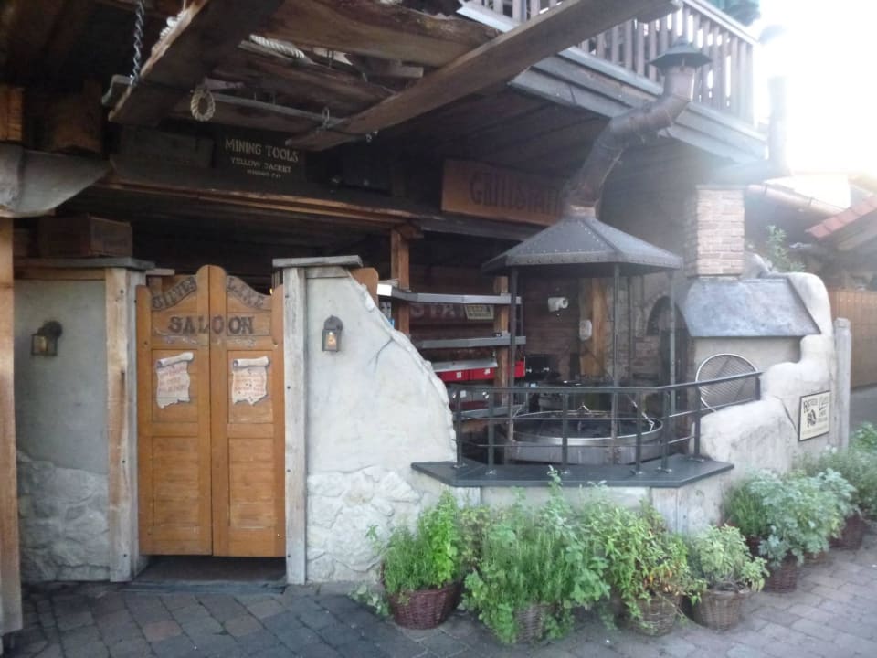 Grill beim Saloon Tipi Town Europa-Park