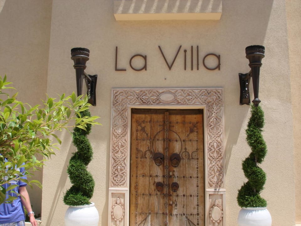 Ingang van restaurant La villa Mövenpick Resort & Marine Spa Sousse