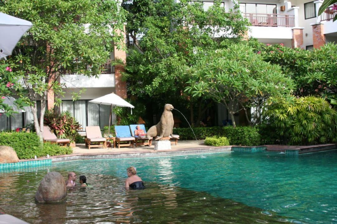 Großer Pool Woodlands Hotel & Resort