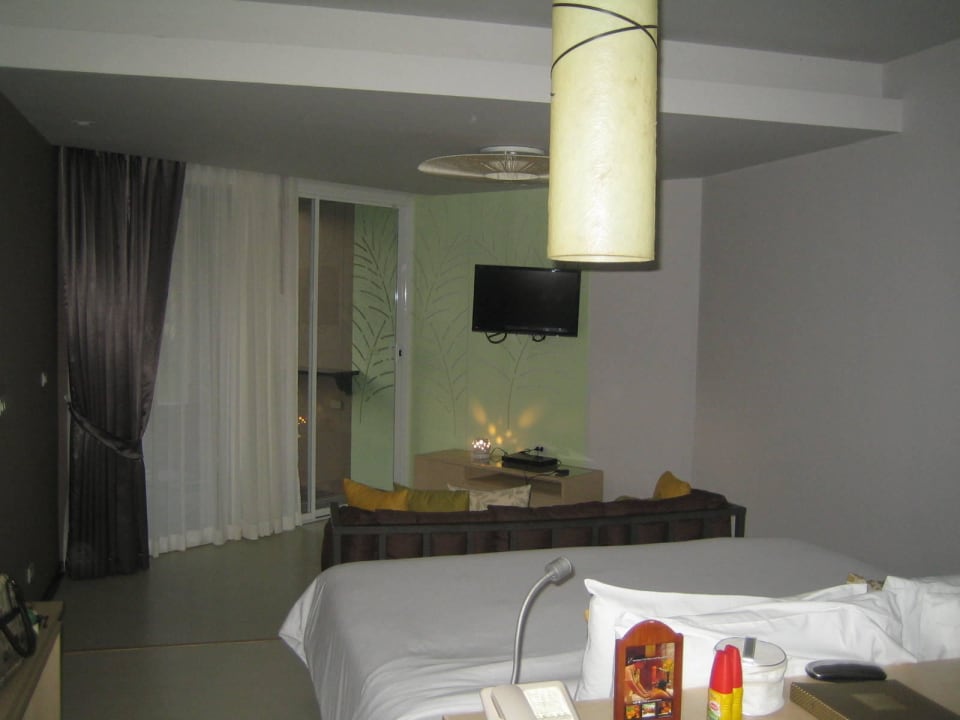 Schlafbereich  The Sands Khao Lak by Katathani