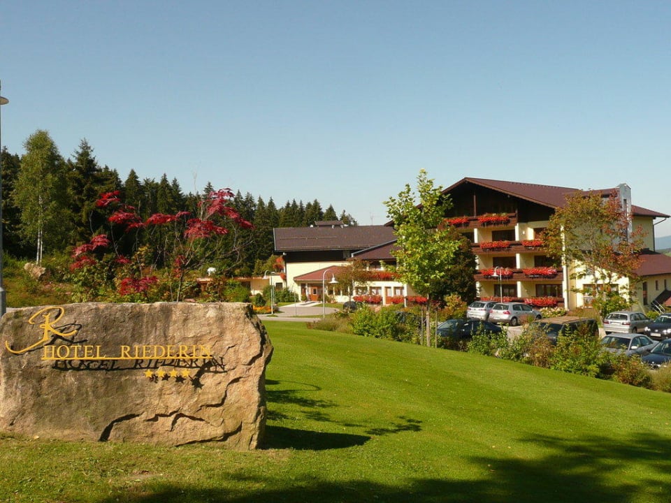 Hotel Außenansicht Riederin Hotel & Chalets
