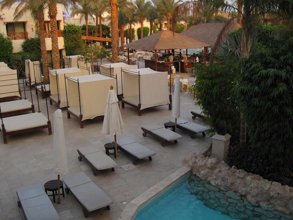 Ausblick auf Pool und Bar Ghazala Gardens