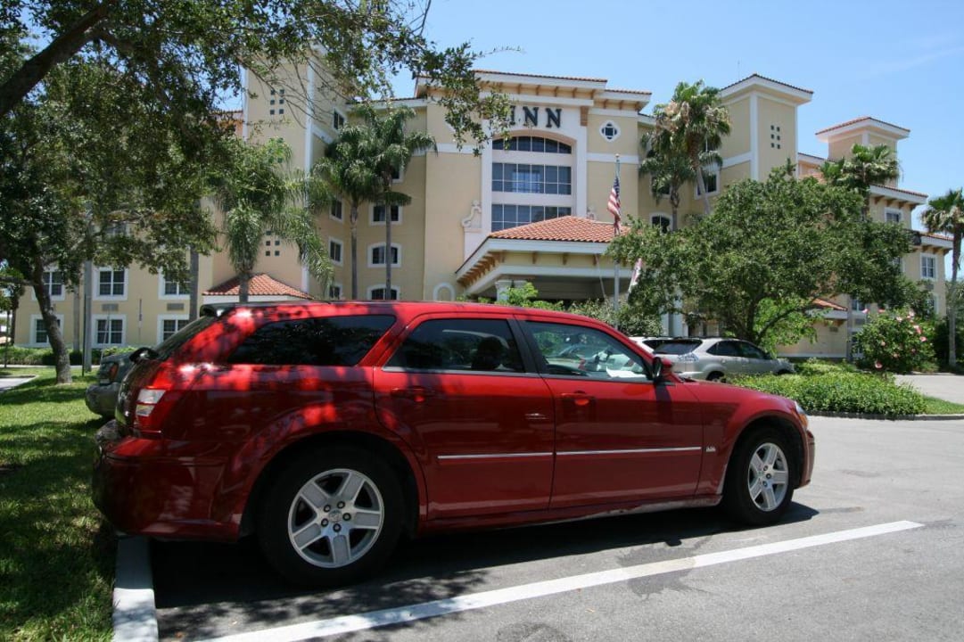 Außenansicht Hotel Inn at Pelican Bay